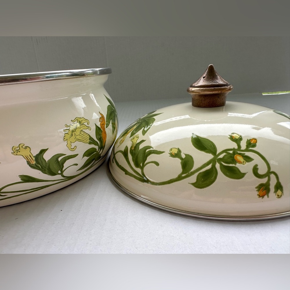 Floral Enamel Saucepan with Brass Handle - Picture 12 of 15